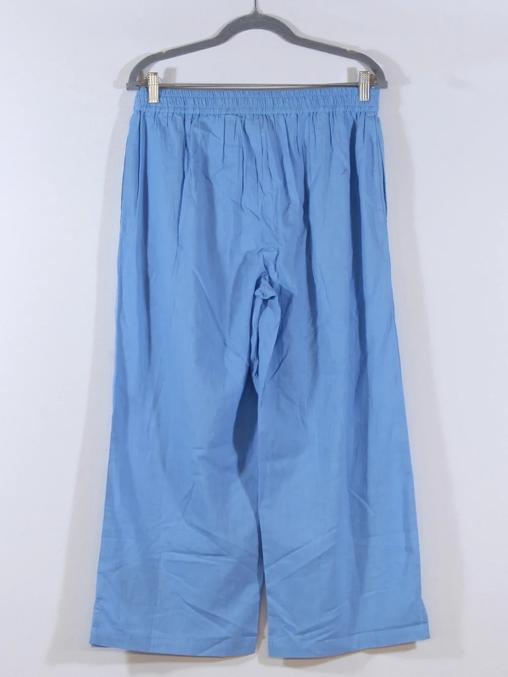 Metropolitan Women's Blue Chambray 2-piece Short Sleeve Shirt and Capri Set NWOT